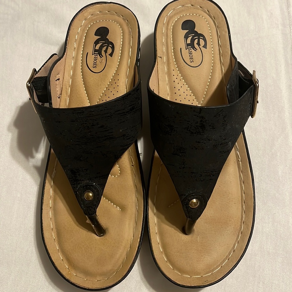 CG Shoes "Elvia" sandals gently used.
